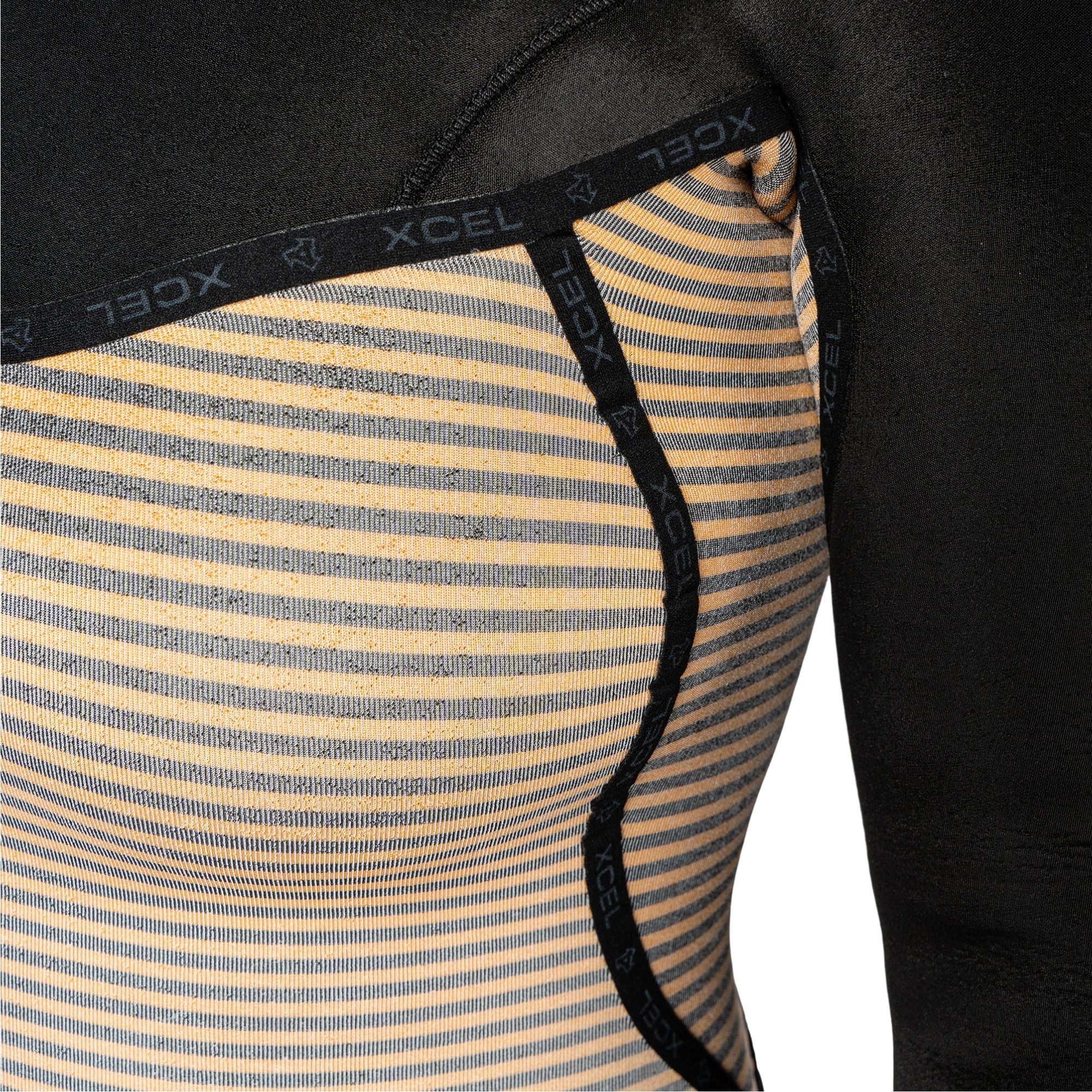 2025 Xcel Womens Comp + 5/4mm Hooded Chest Zip Wetsuit WN54CPH4 - Black